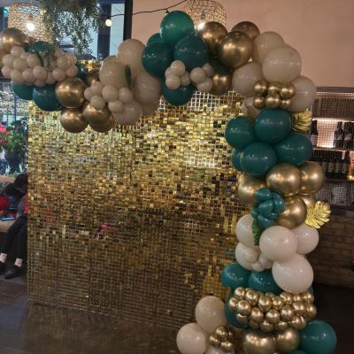 End of the year party decorator